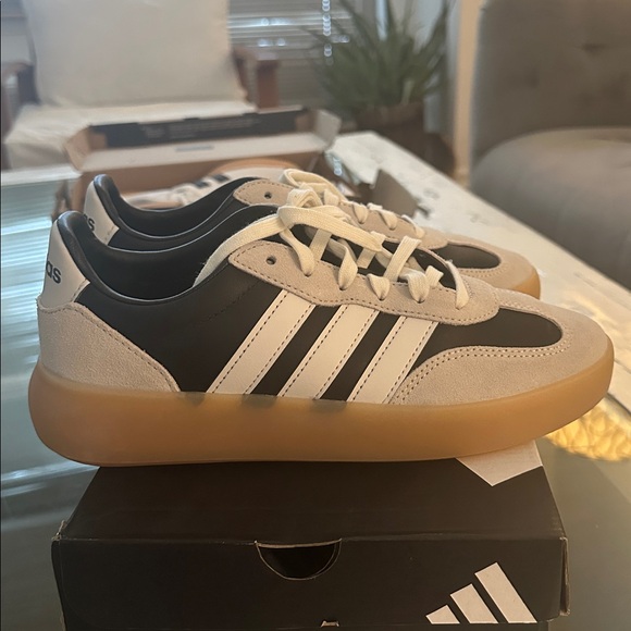 Adidas Classic Black and White Trainers - Picture 3 of 6